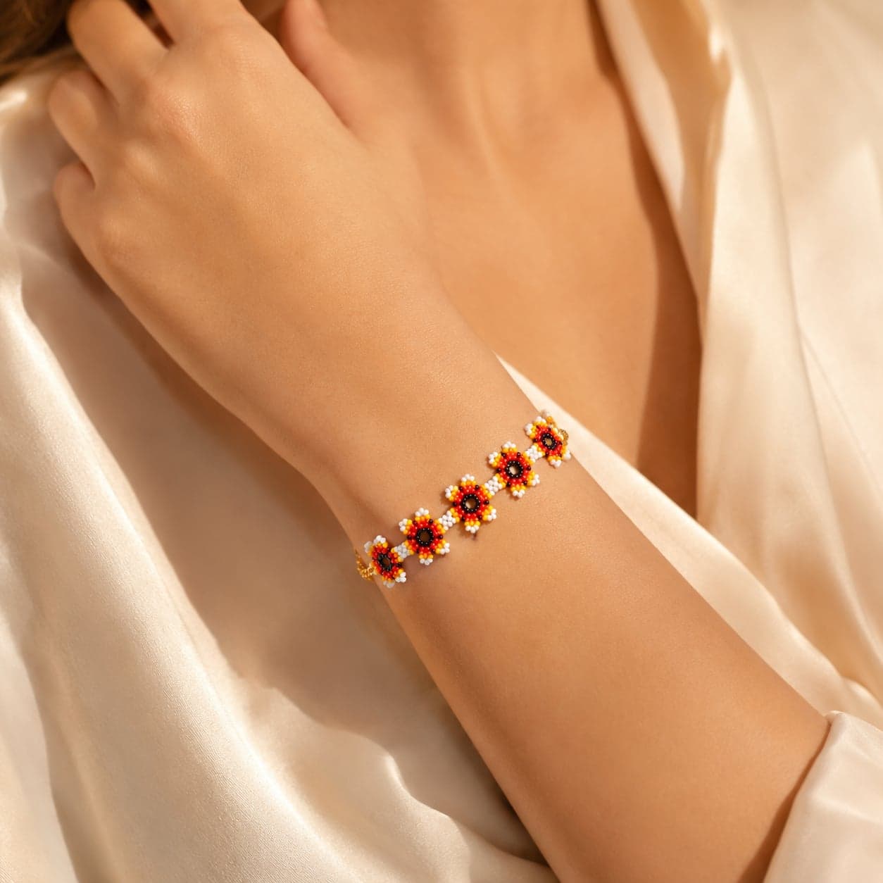 Aarunya Bloom Seed Bead Bracelet alternate view